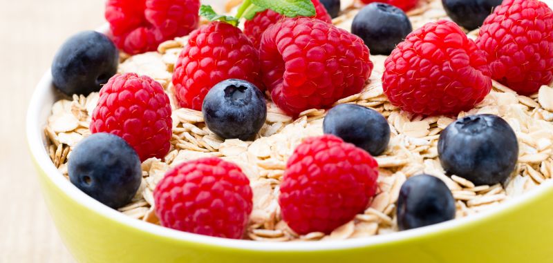 Heidelbeeren Muesli mit Mandarinen Fruehstueck